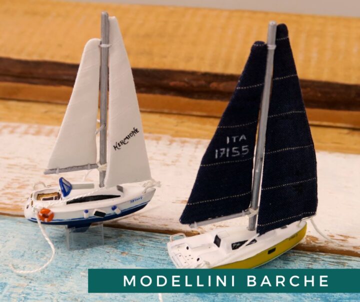 modellino miniatura barca a vela
